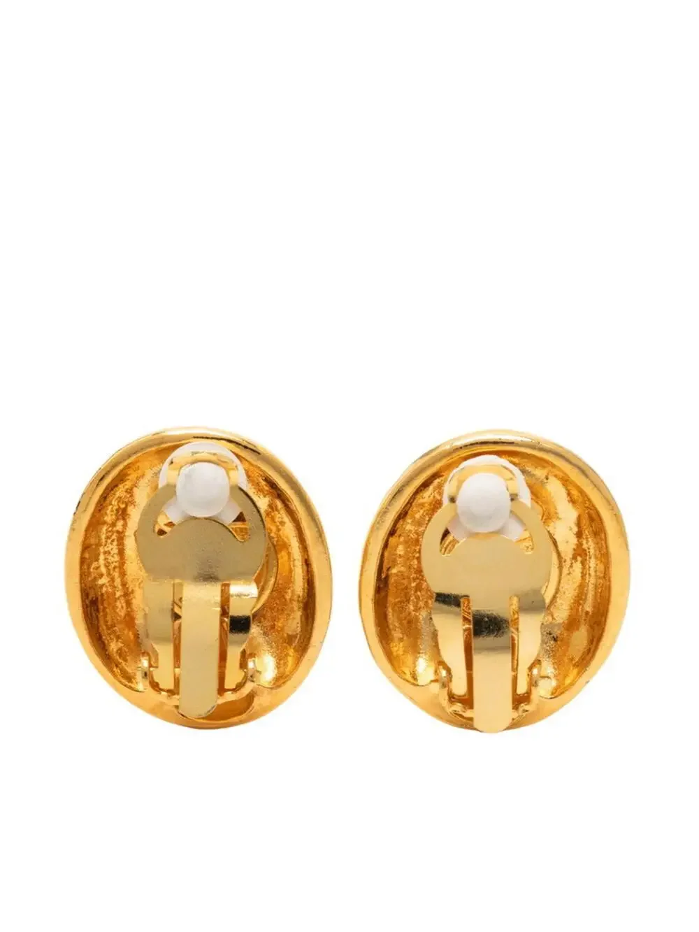 CHANEL elevate your